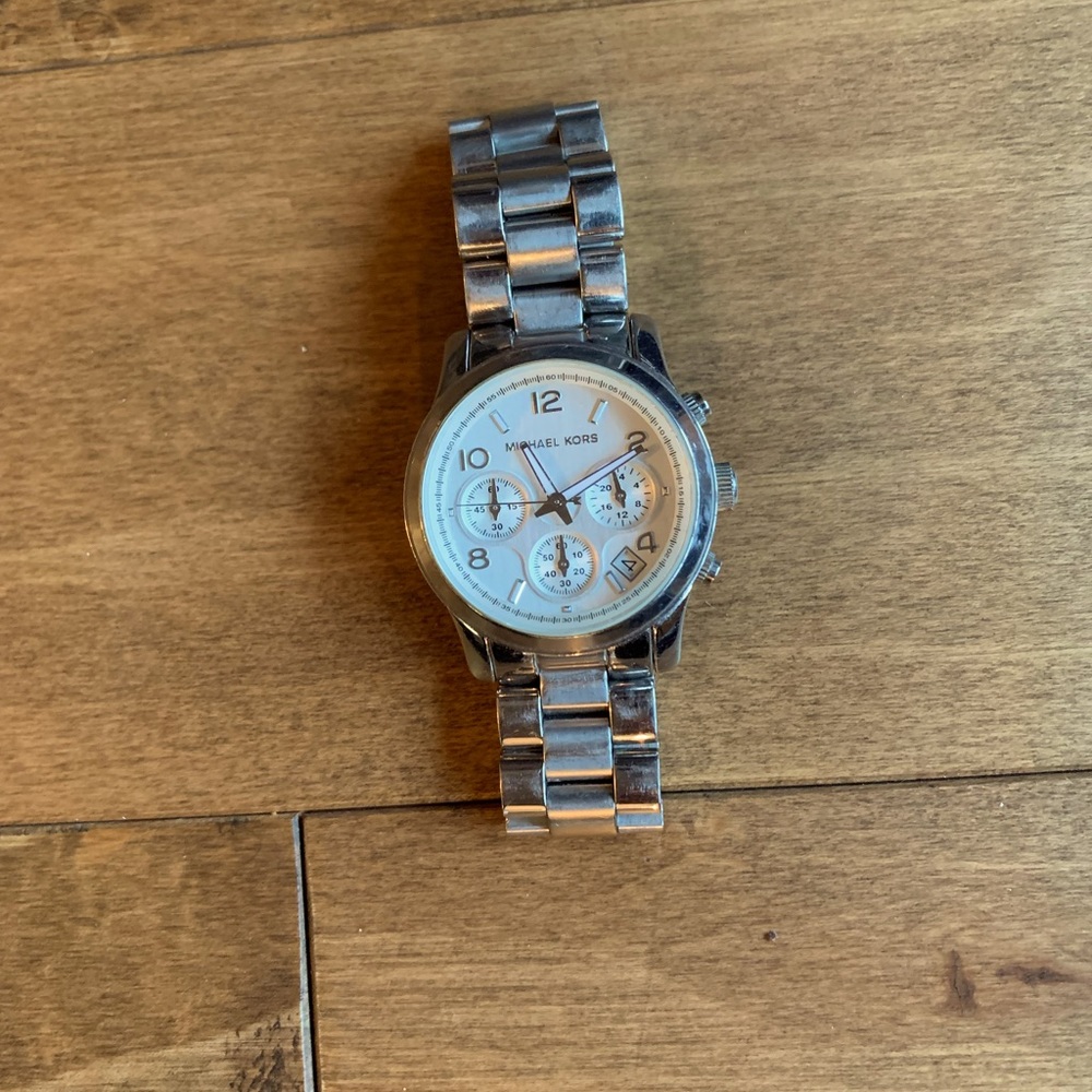 Micheal Kors MK 5076 ~ Excellent Used Condition